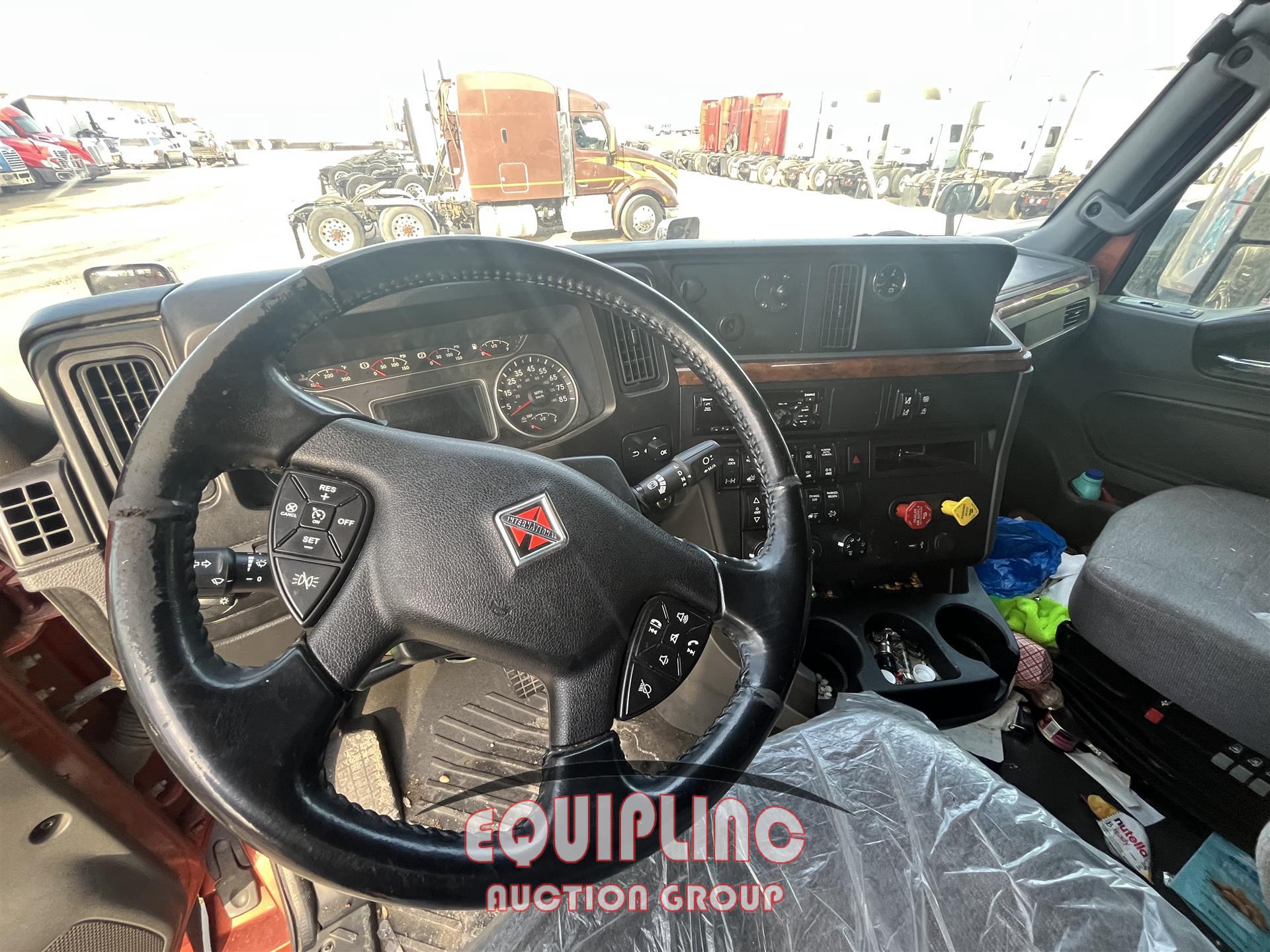 2019 INTERNATIONAL LT625 TANDEM AXLE SLEEPER