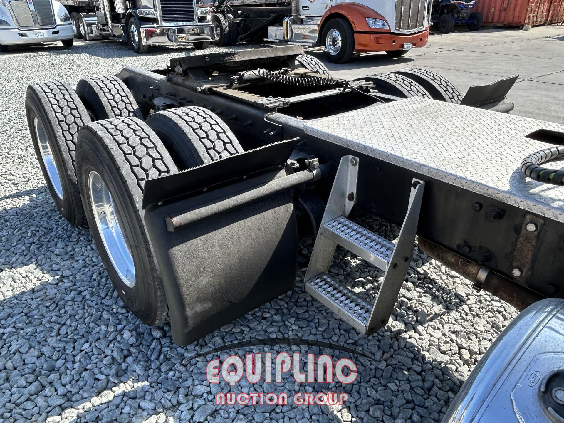 2012 PETERBILT 388 SLEEPER TRUCK