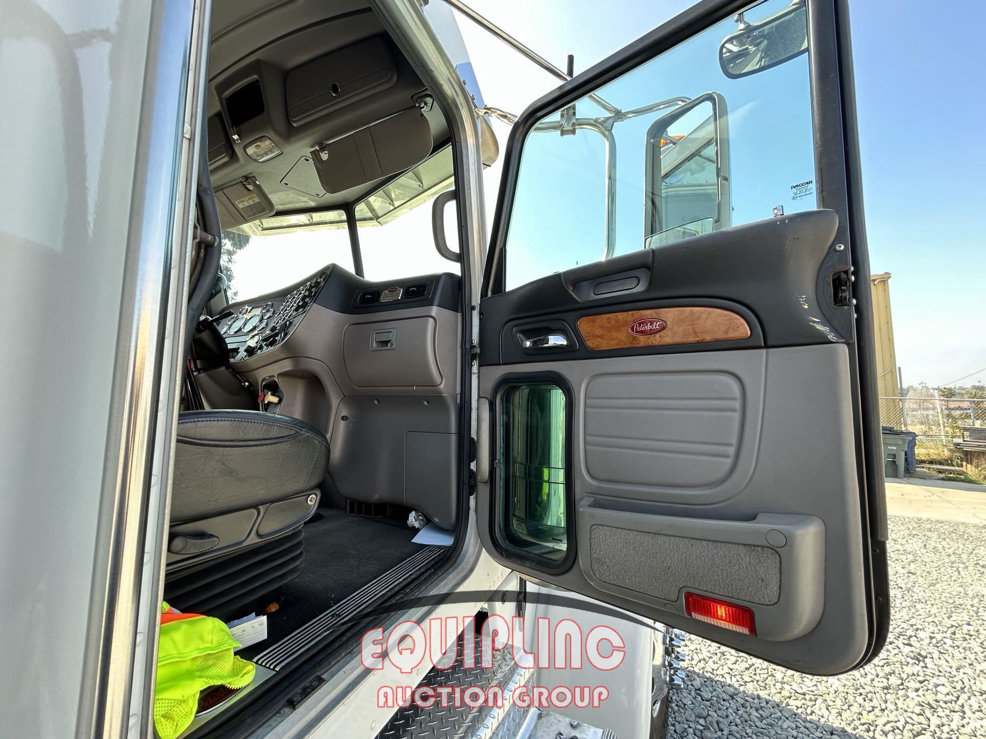 2012 PETERBILT 388 SLEEPER TRUCK