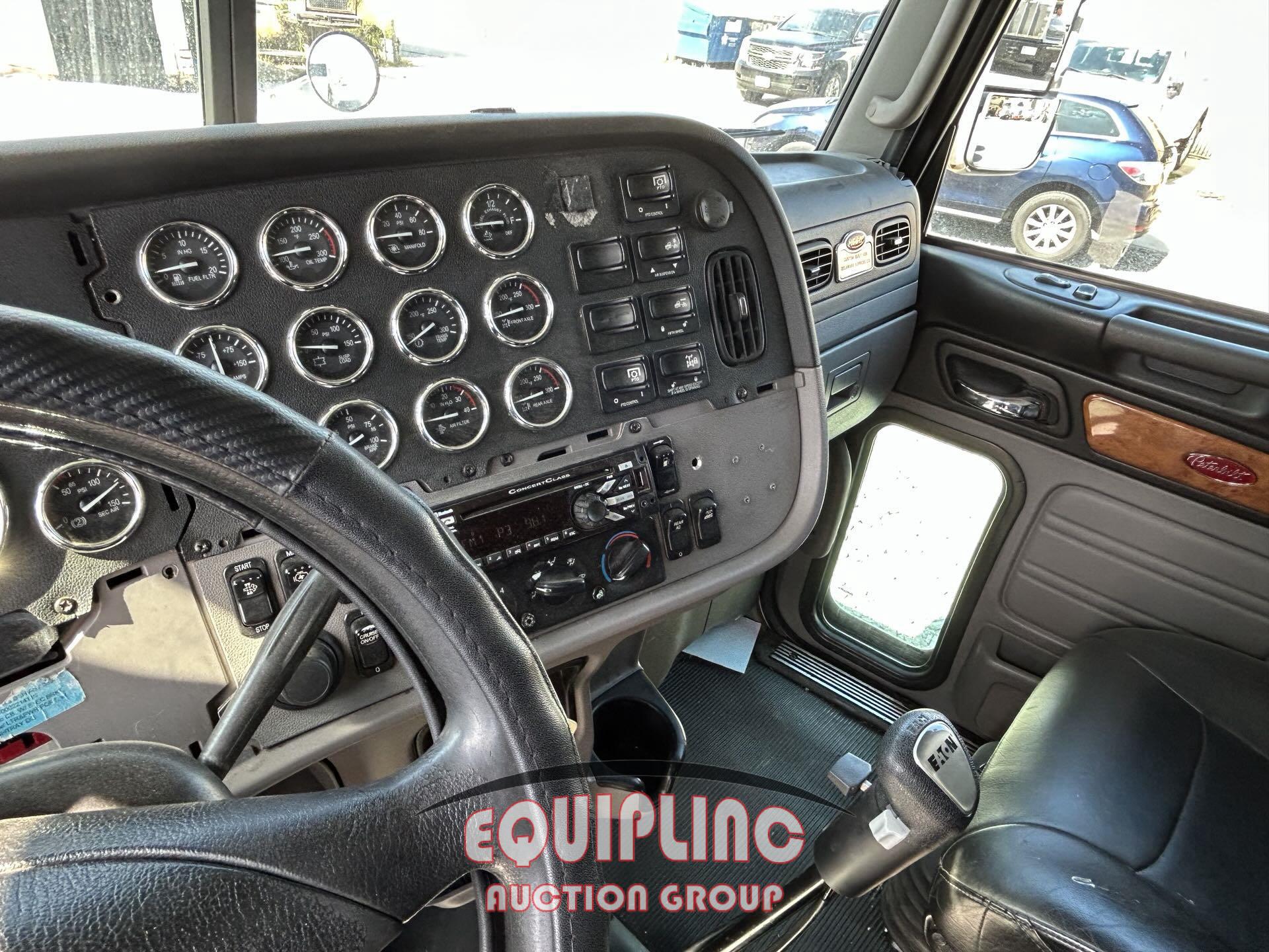 2012 PETERBILT 388 SLEEPER TRUCK