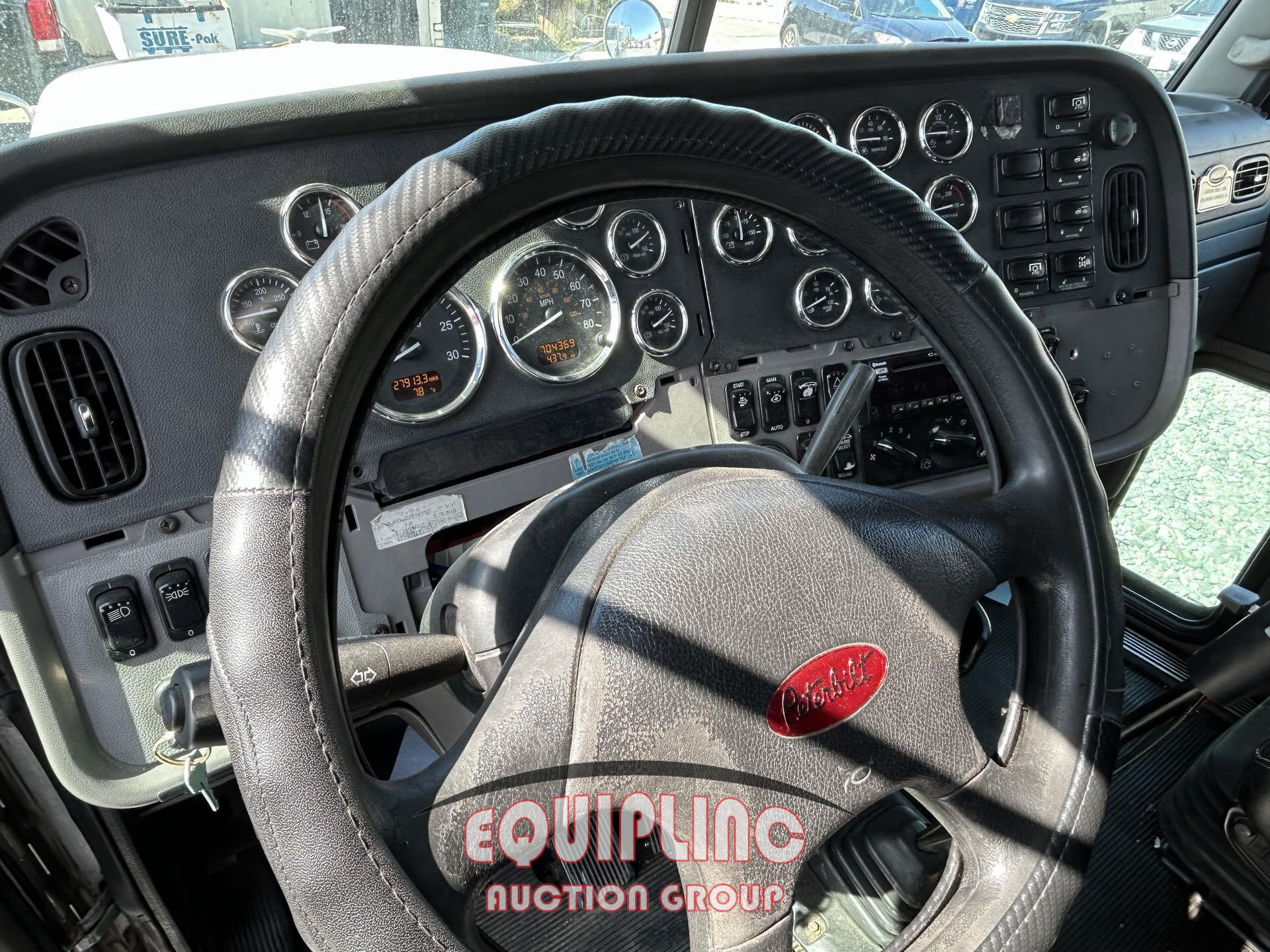 2012 PETERBILT 388 SLEEPER TRUCK