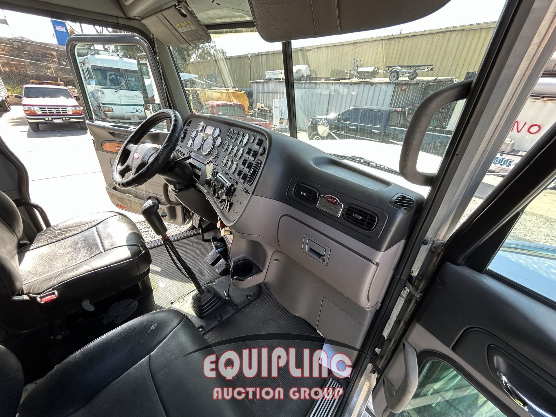 2012 PETERBILT 388 SLEEPER TRUCK