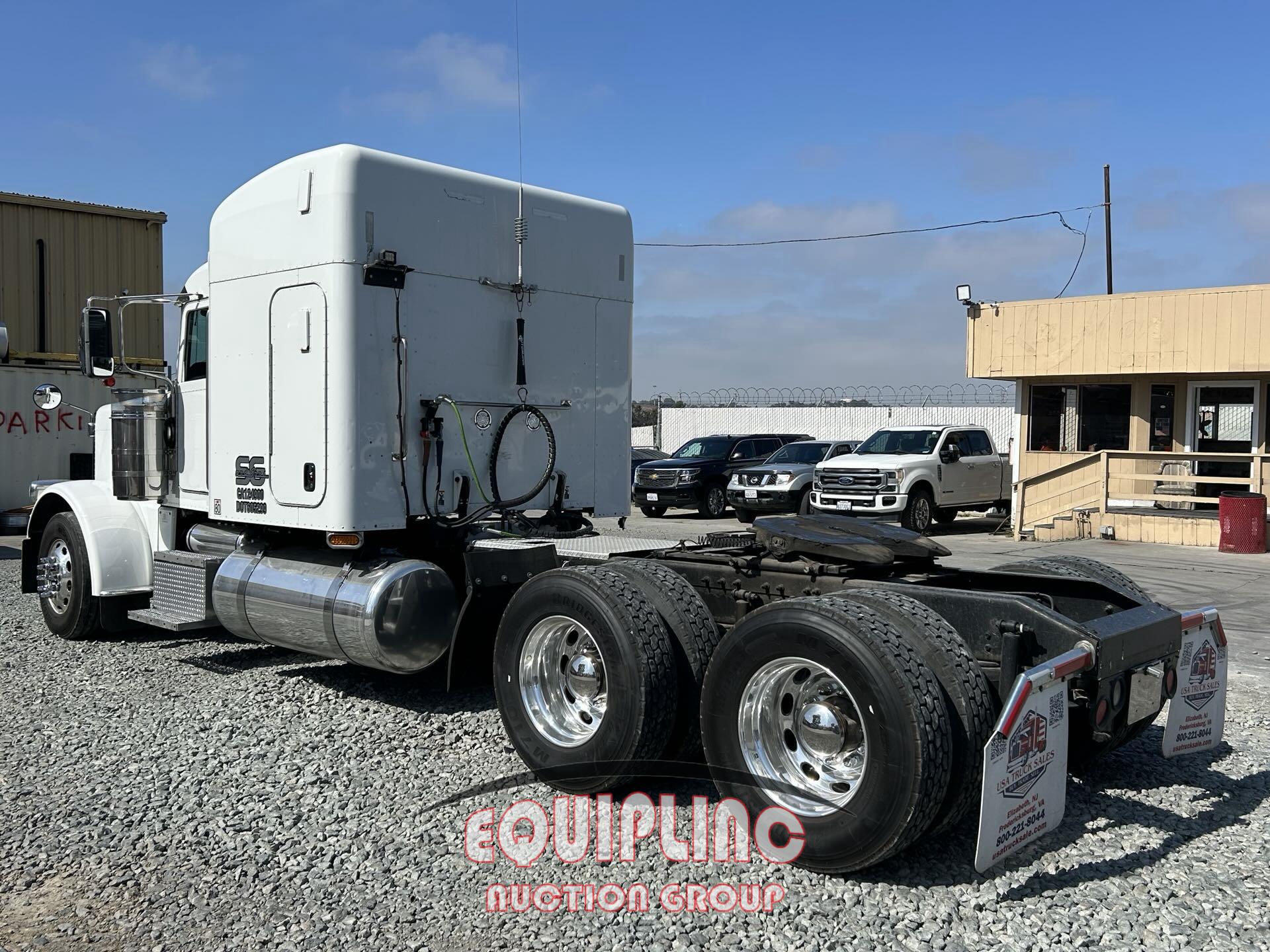 2012 PETERBILT 388 SLEEPER TRUCK
