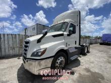 2019 FREIGHTLINER CASCADIA DAY CAB