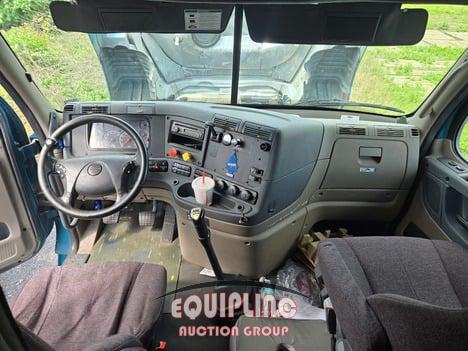2017 FREIGHTLINER CASCADIA TANDEM AXLE SLEEPER