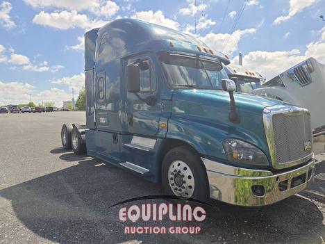 2017 FREIGHTLINER CASCADIA TANDEM AXLE SLEEPER