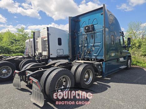 2017 FREIGHTLINER CASCADIA TANDEM AXLE SLEEPER
