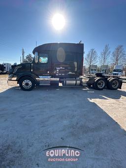 2016 VOLVO VNL780 SLEEPER