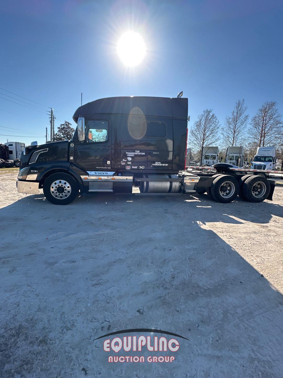 2016 VOLVO VNL780 SLEEPER