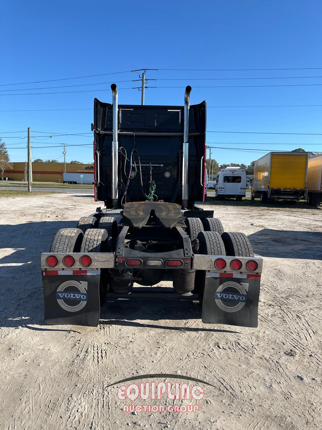 2016 VOLVO VNL780 SLEEPER