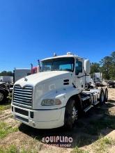 2012 MACK CXU DAY CAB