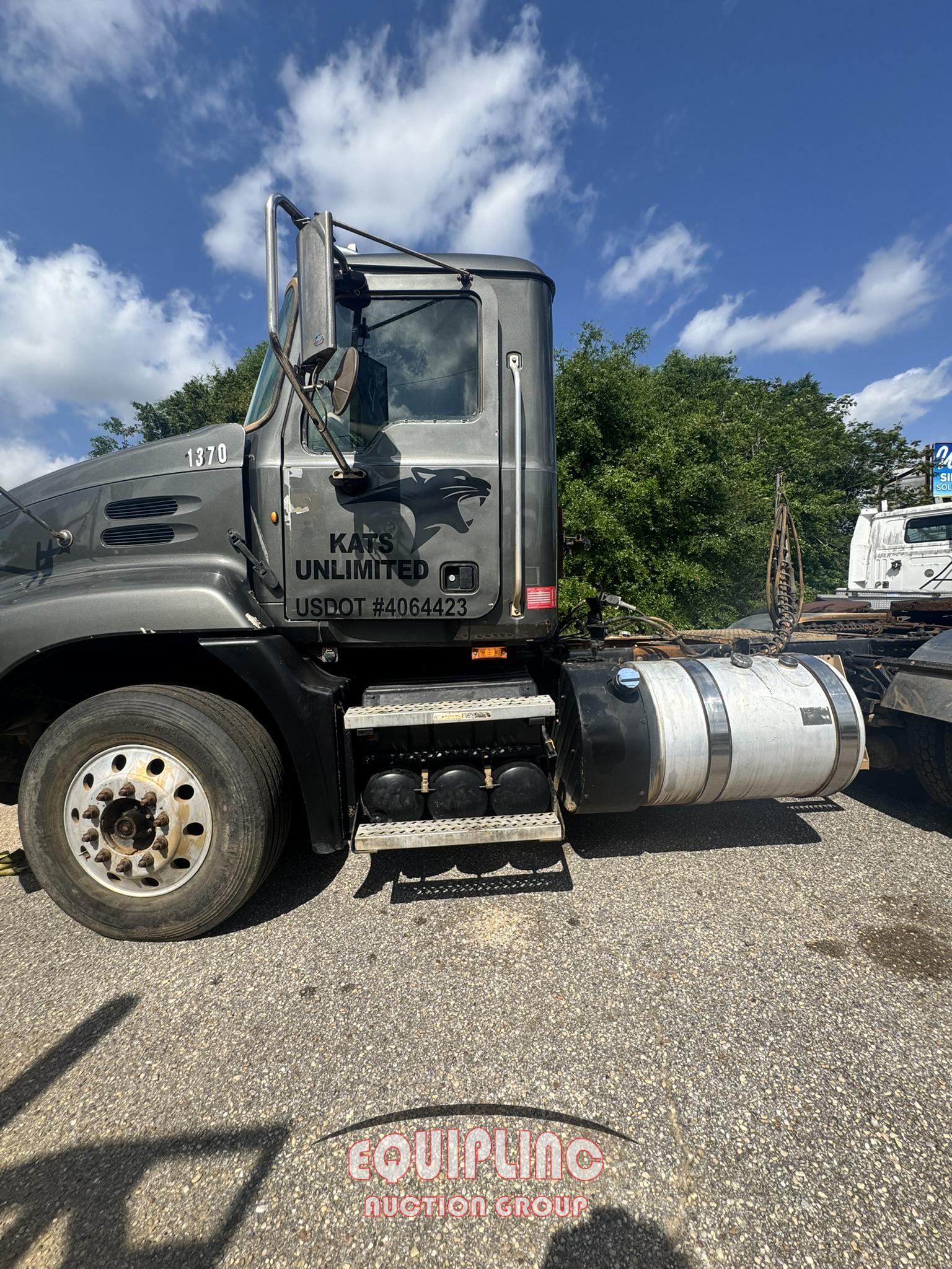 2012 MACK CXU613 TANDEM AXLE DAY CAB