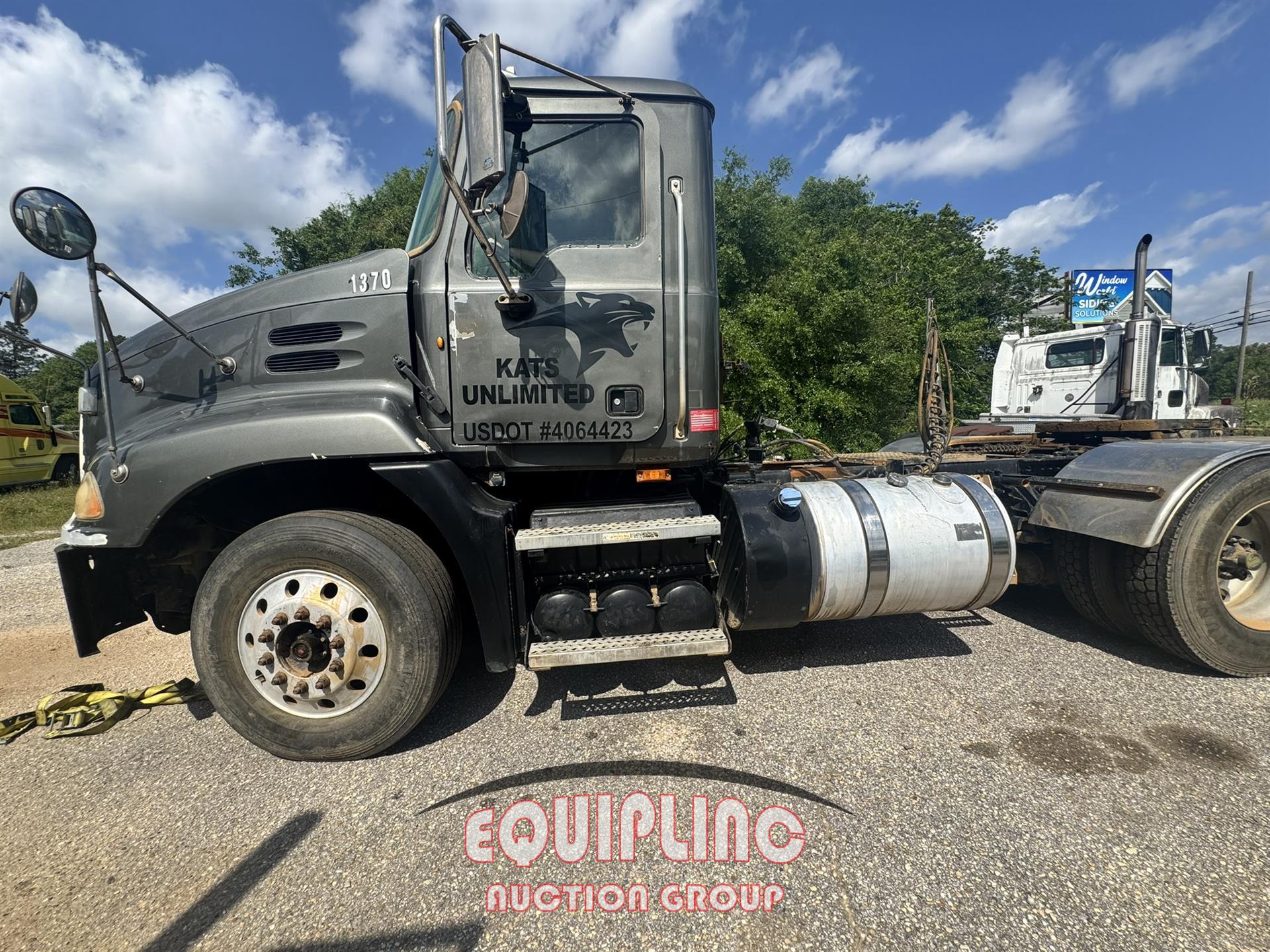 2012 MACK CXU613 TANDEM AXLE DAY CAB