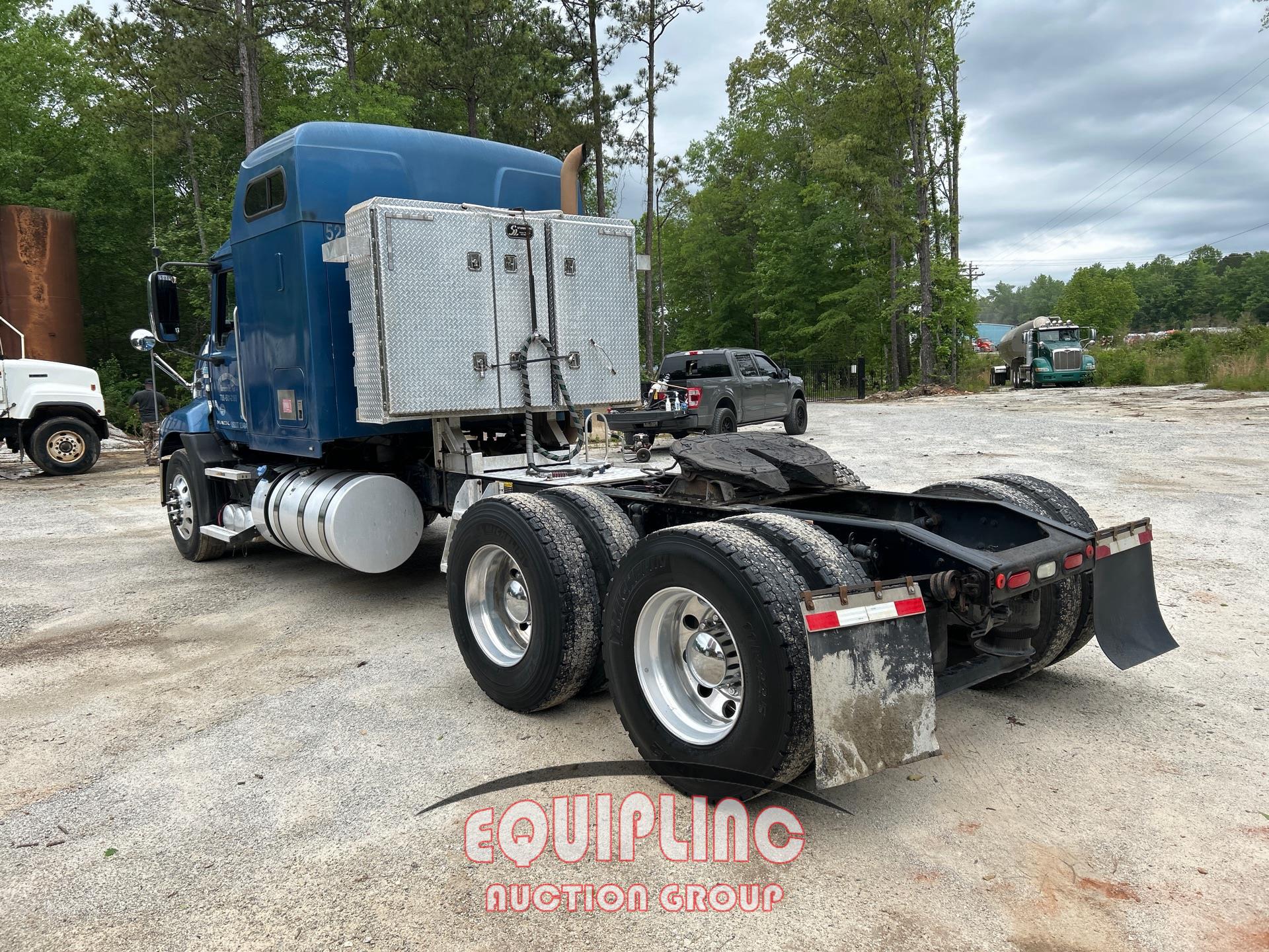 2015 MACK CXU613 TANDEM AXLE SLEEPER TRUCK
