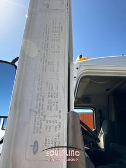 2006 MACK CL733 SLEEPER