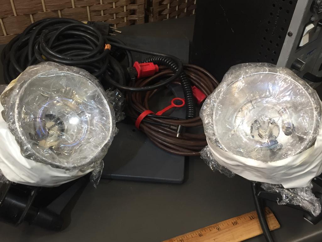 Dynalite M2000X Camera Flash Lighting / Photography Kit