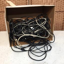 Box with Type B USB Cables 1 x 40+pcs