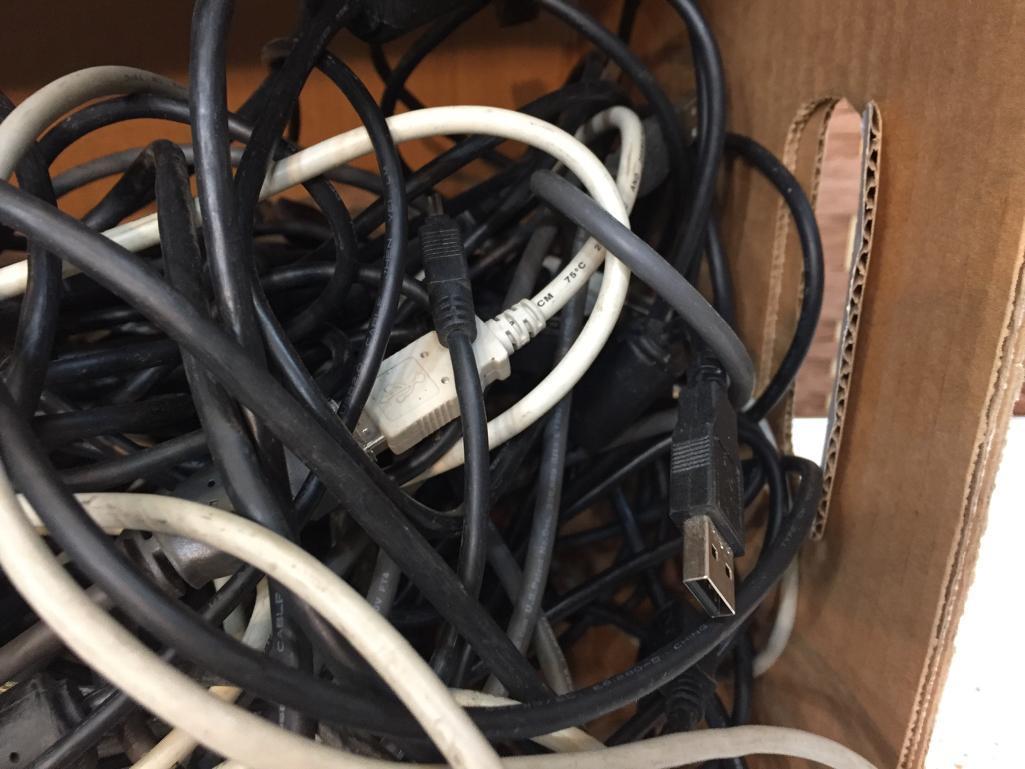 Box with Type B USB Cables 1 x 40+pcs