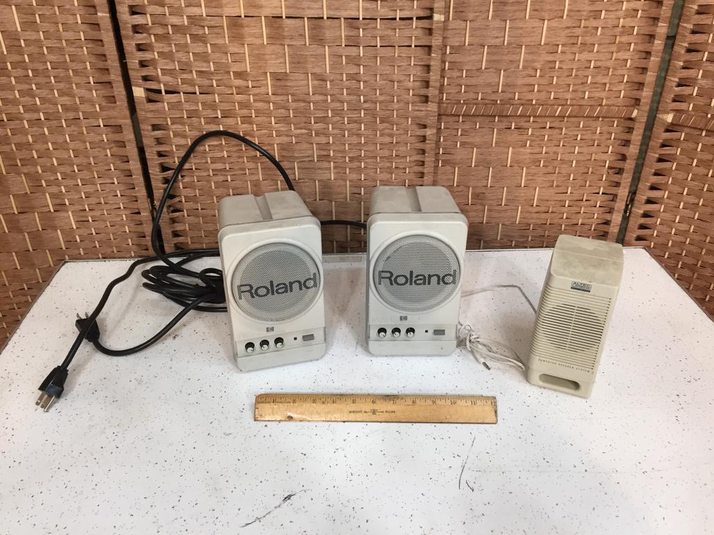 Roland MA-12C Stereo Micro Monitor Speakers