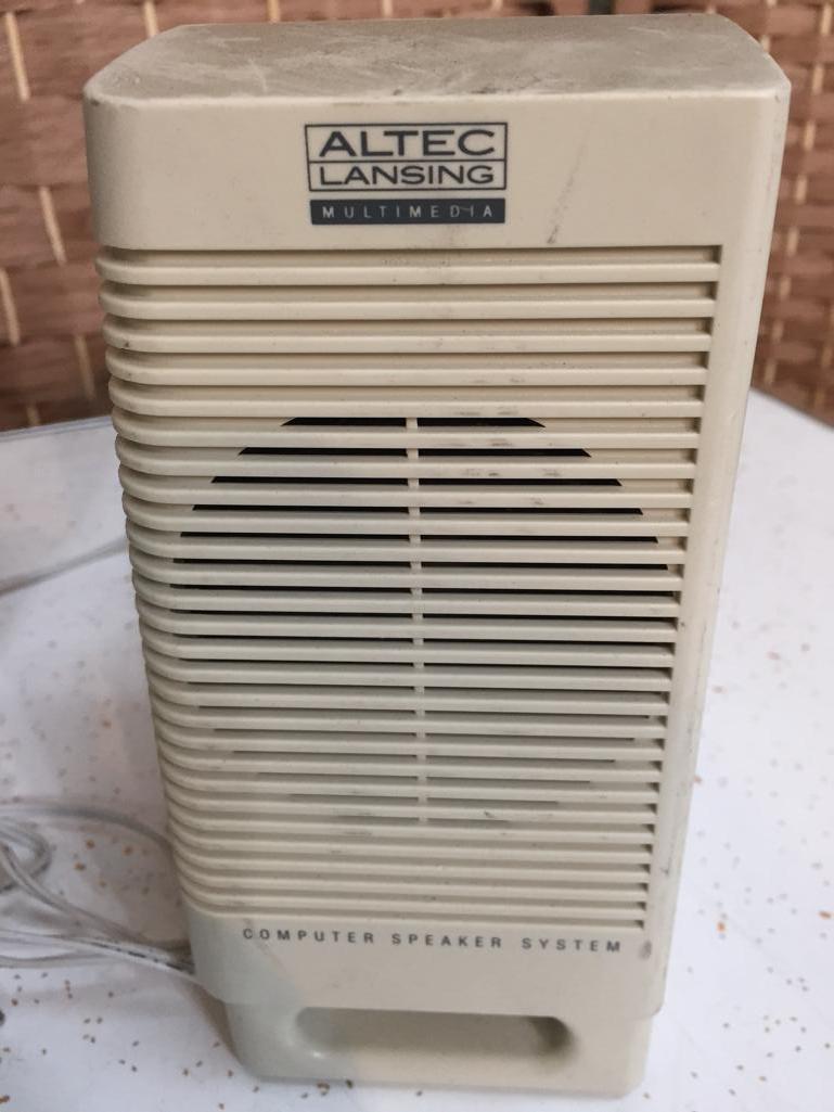 Roland MA-12C Stereo Micro Monitor Speakers