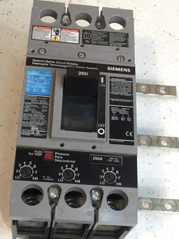 Siemens FXD63B250 250A 600VAC 3 Pole Type FXD6-A Circuit Breaker with Thermal-Magnetic Trip