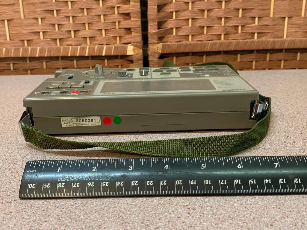 Leader 100P DMM / SCOPE 200kHz Portable Multimeter / Oscilloscope
