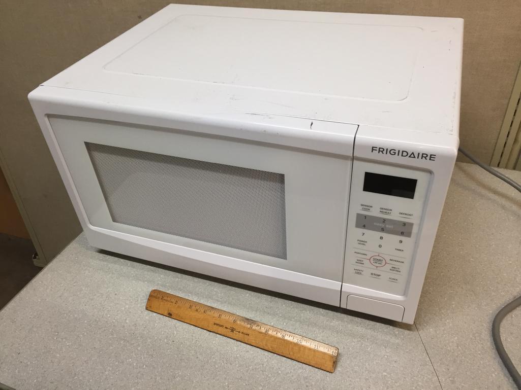 FrigidAire Microwave