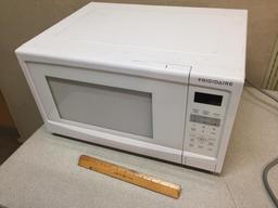 FrigidAire Microwave