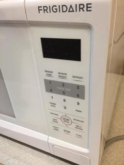 FrigidAire Microwave