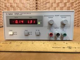 Agilent E3610A 30W 8V 3A & 15V 2A Variable Digital DC Power Supply