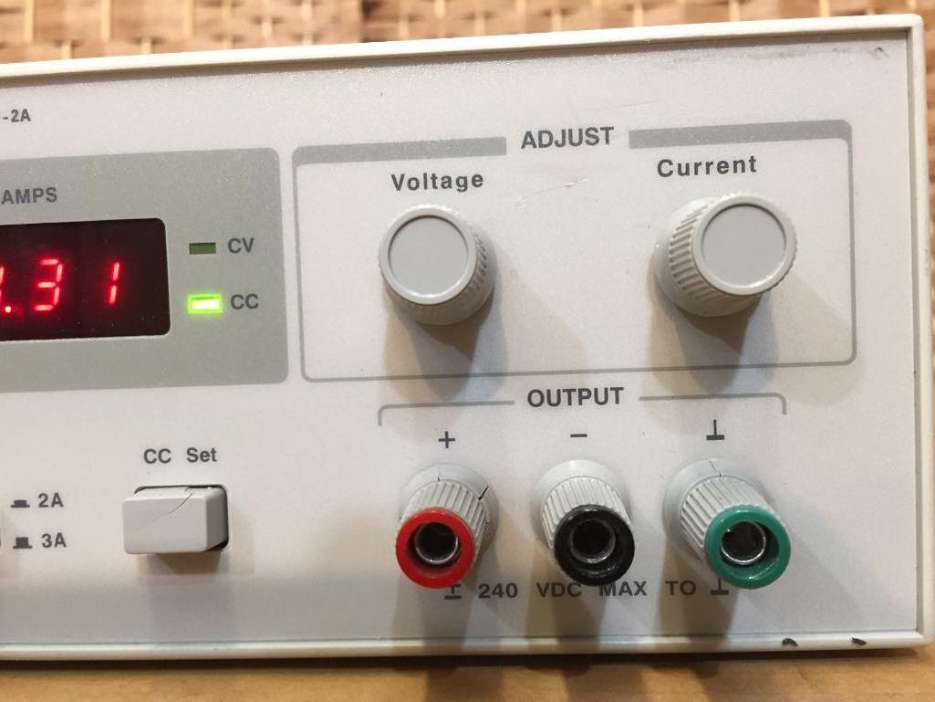 Agilent E3610A 30W 8V 3A & 15V 2A Variable Digital DC Power Supply
