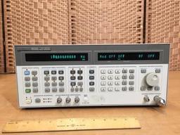 Hewlett Packard 8643A 0.26 - 2060MHz 2GHz Synthesized RF Signal Generator