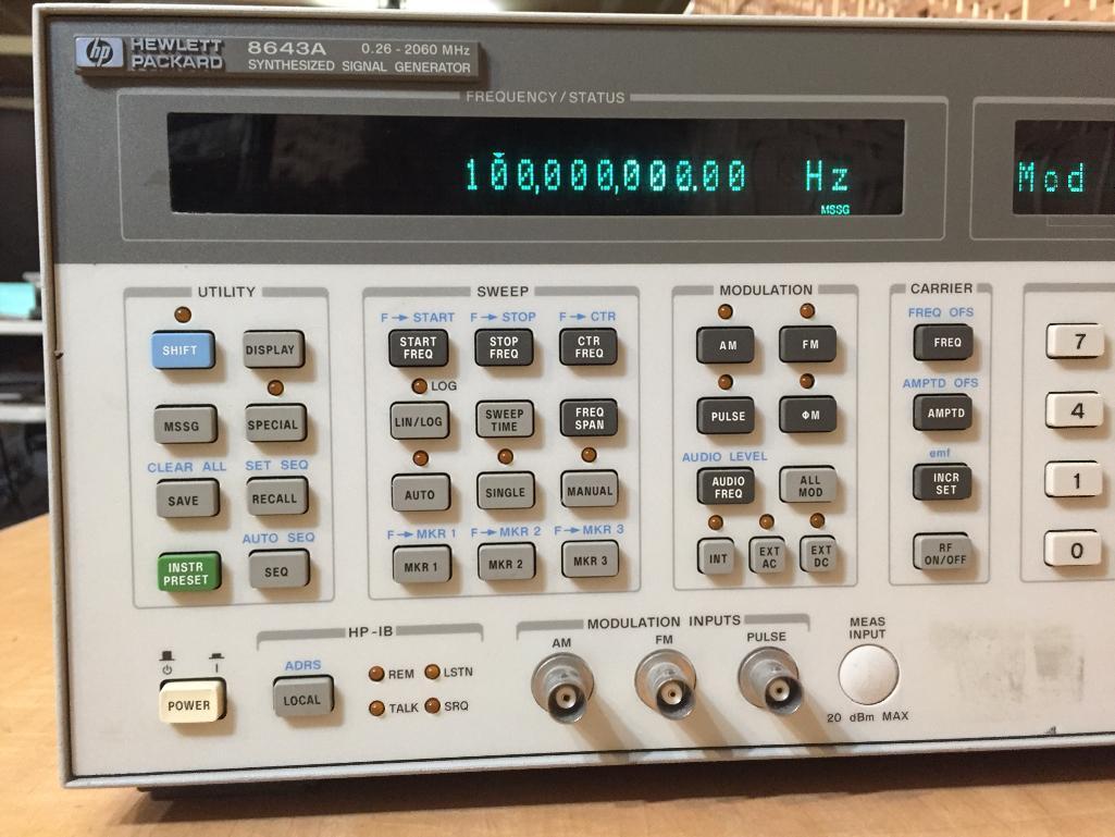Hewlett Packard 8643A 0.26 - 2060MHz 2GHz Synthesized RF Signal Generator