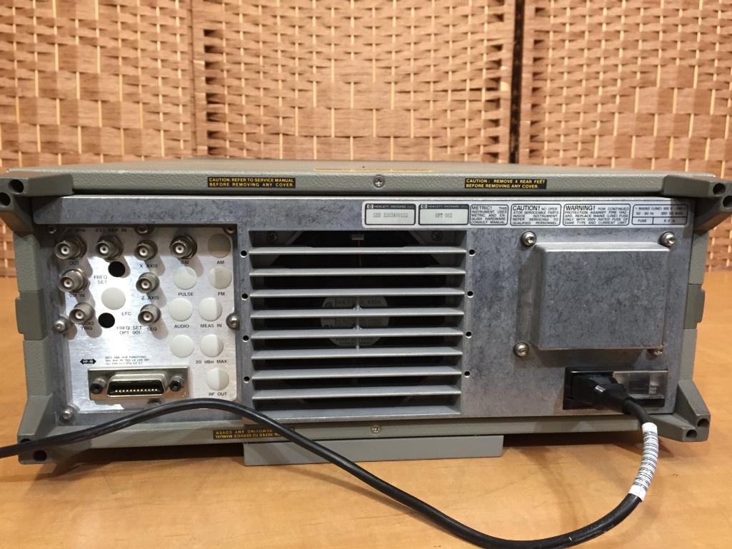 Hewlett Packard 8643A 0.26 - 2060MHz 2GHz Synthesized RF Signal Generator