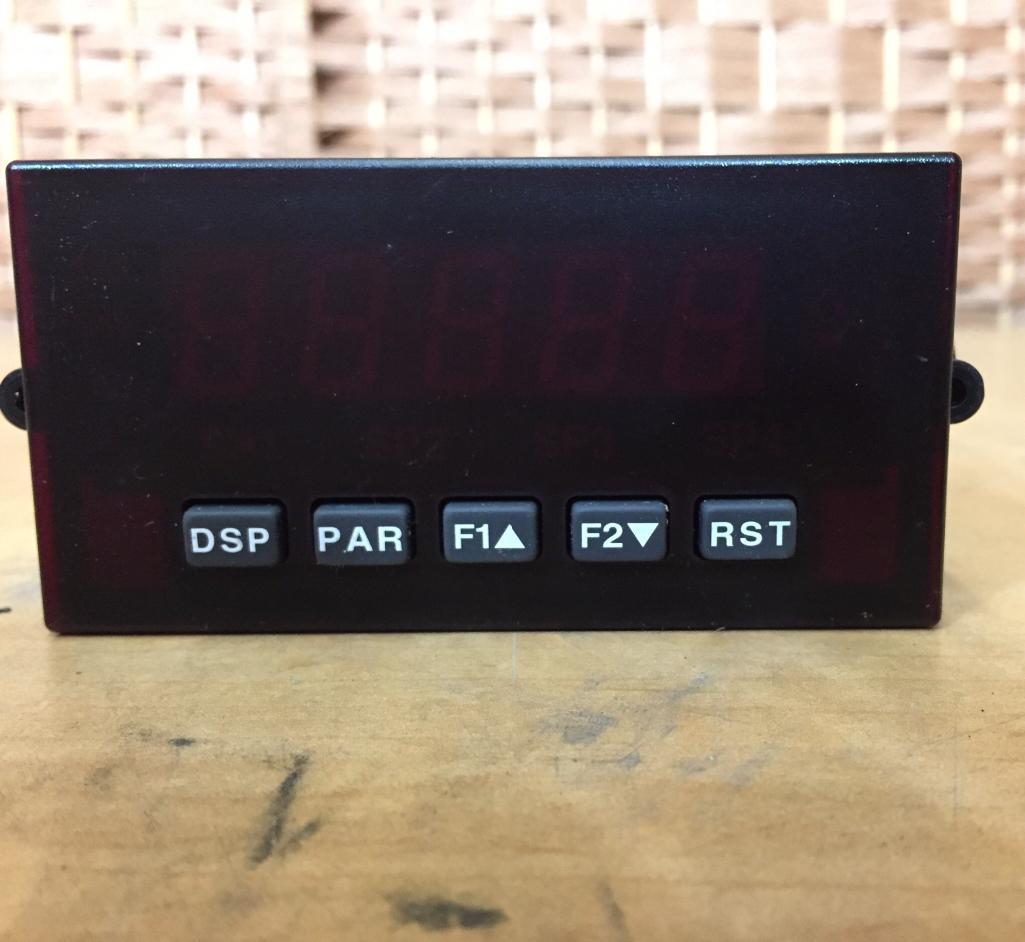 Red Lion DP5D Voltage / Current Panel Meter