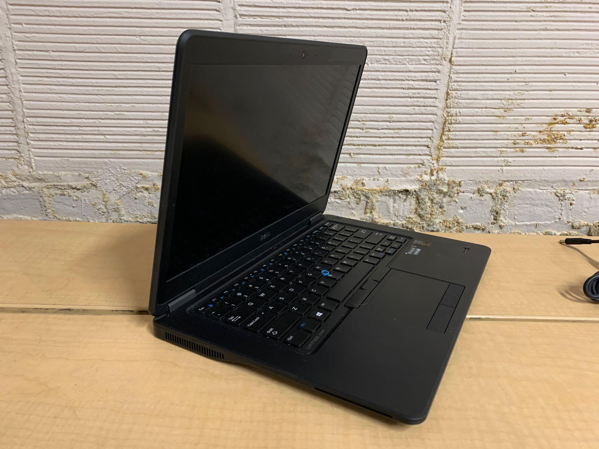 Dell Latitude E7450 14" LCD Intel i5-5300U 2.3GHz 8GB 256GB Win 10 Pro Wifi BT Laptop Computer