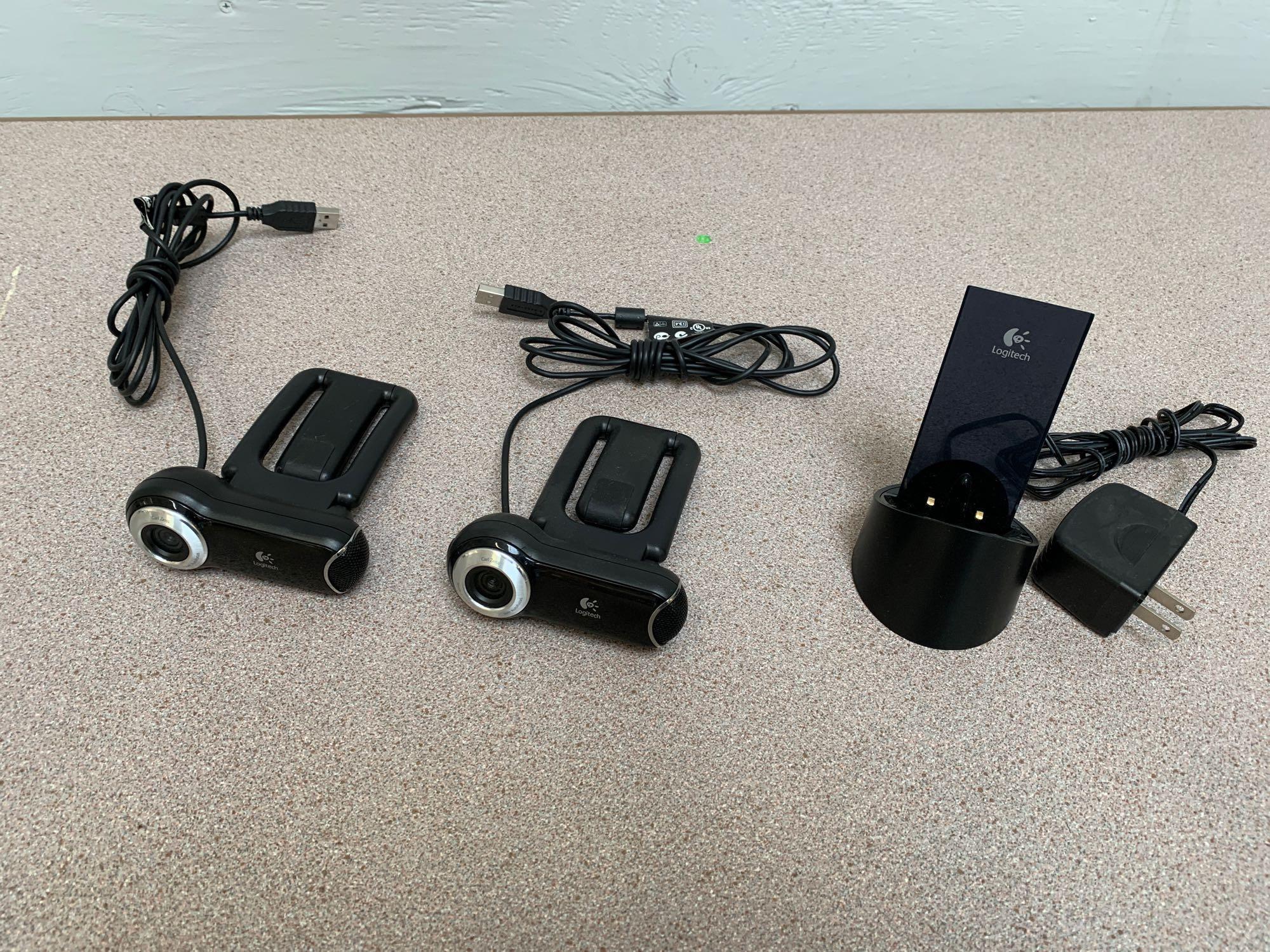 Logitech V-UBM46 USB Cameras & Logitech L-LK10 Wireles Mouse Charger Base - 3pcs
