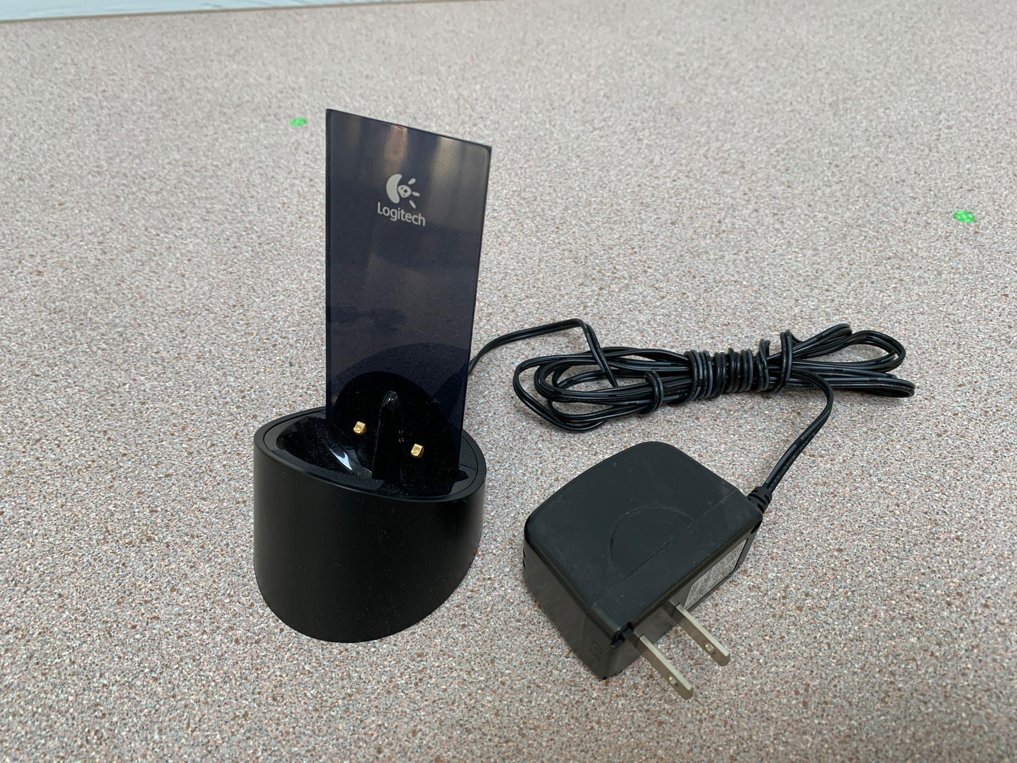 Logitech V-UBM46 USB Cameras & Logitech L-LK10 Wireles Mouse Charger Base - 3pcs