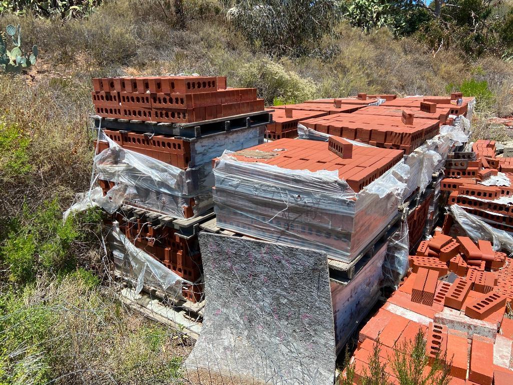 20 Pallets Of Pacific Clay RAKED FACE CORED SUNSET RED - Approx 280 brick per pallet