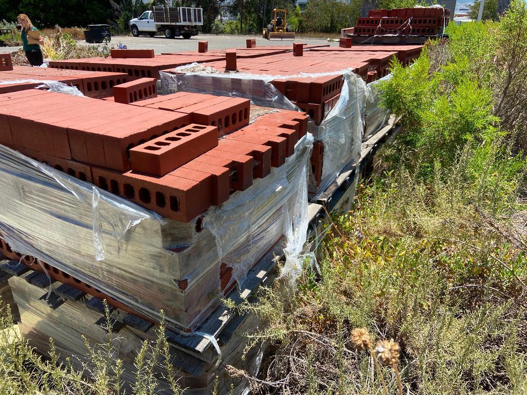 20 Pallets Of Pacific Clay RAKED FACE CORED SUNSET RED - Approx 280 brick per pallet