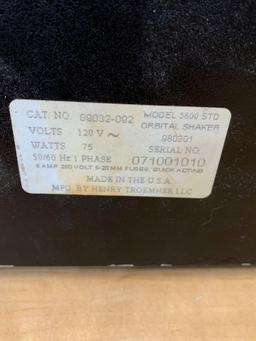 VWR Standard Orbital Shaker Model 3500