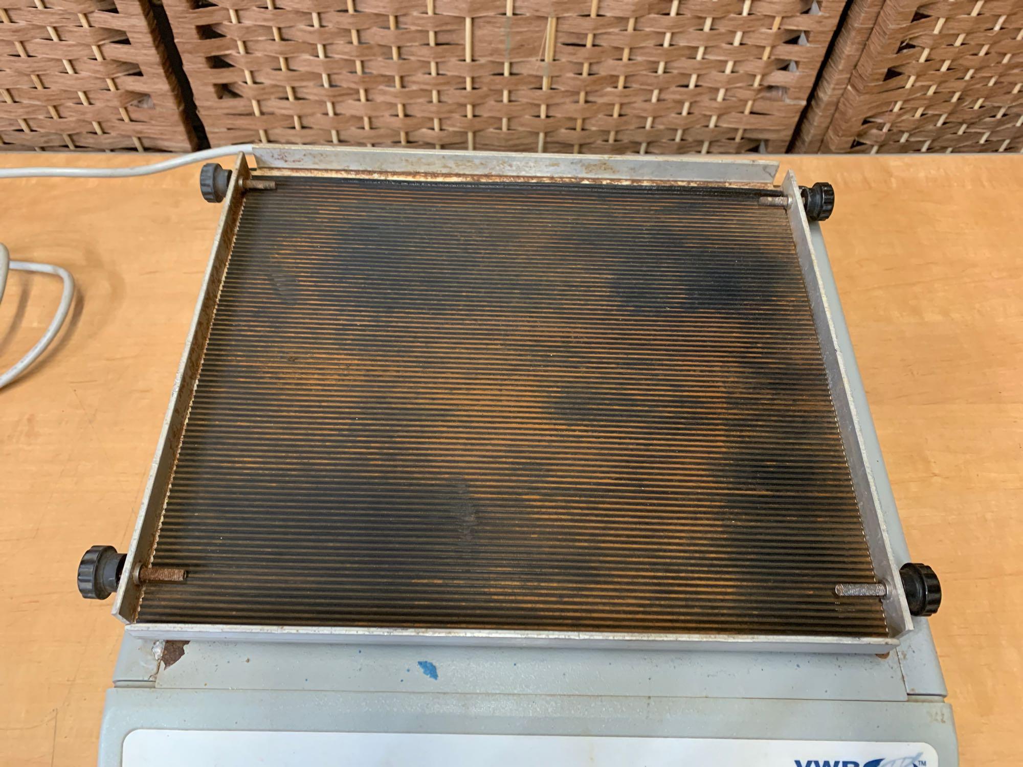 VWR Standard Orbital Shaker Model 3500