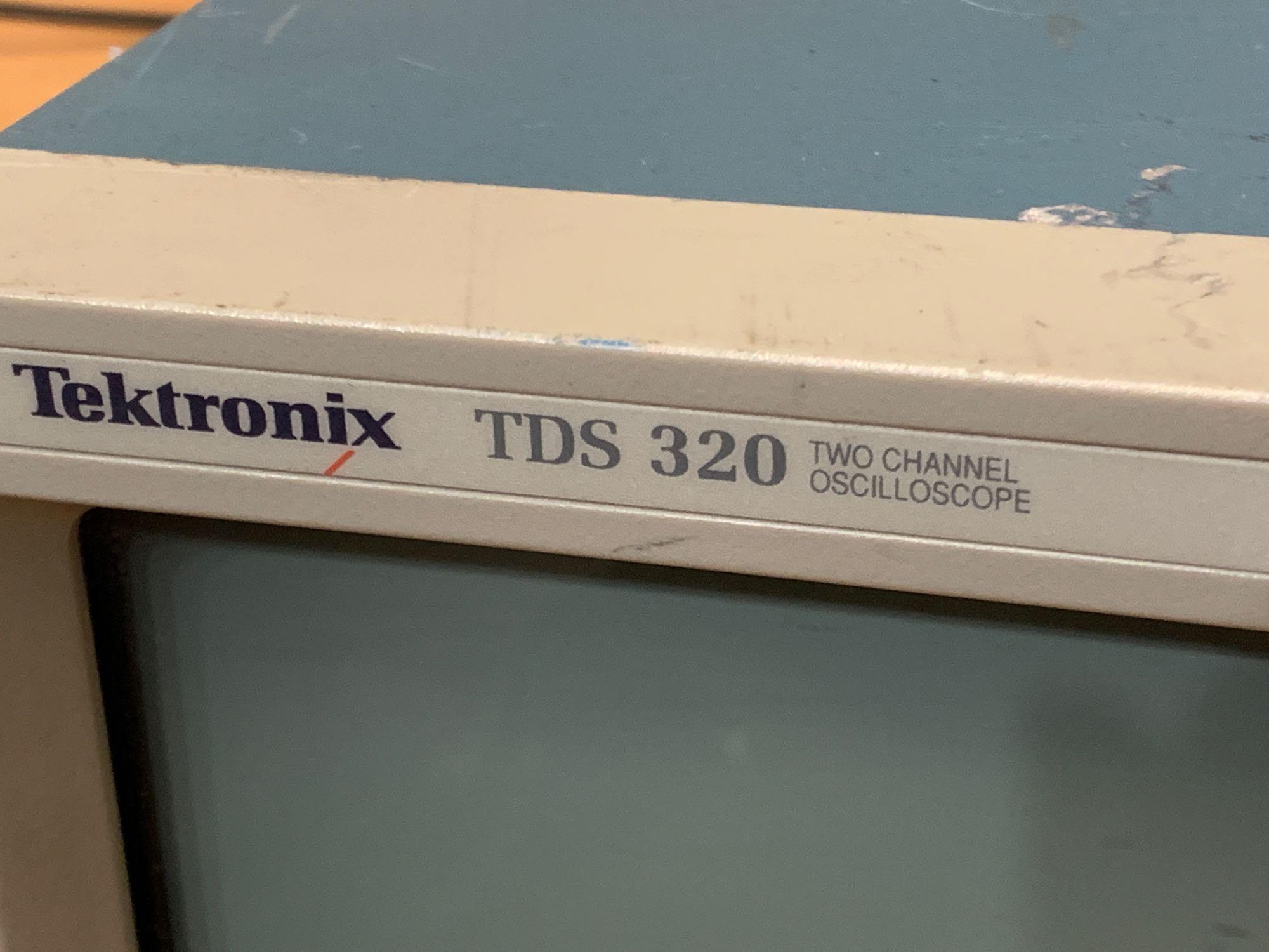 Tektronix TDS-320 100MHz 500MS/s Two Channel Digital Oscilloscope