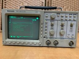 Tektronix TDS-320 100MHz 500MS/s Two Channel Digital Oscilloscope
