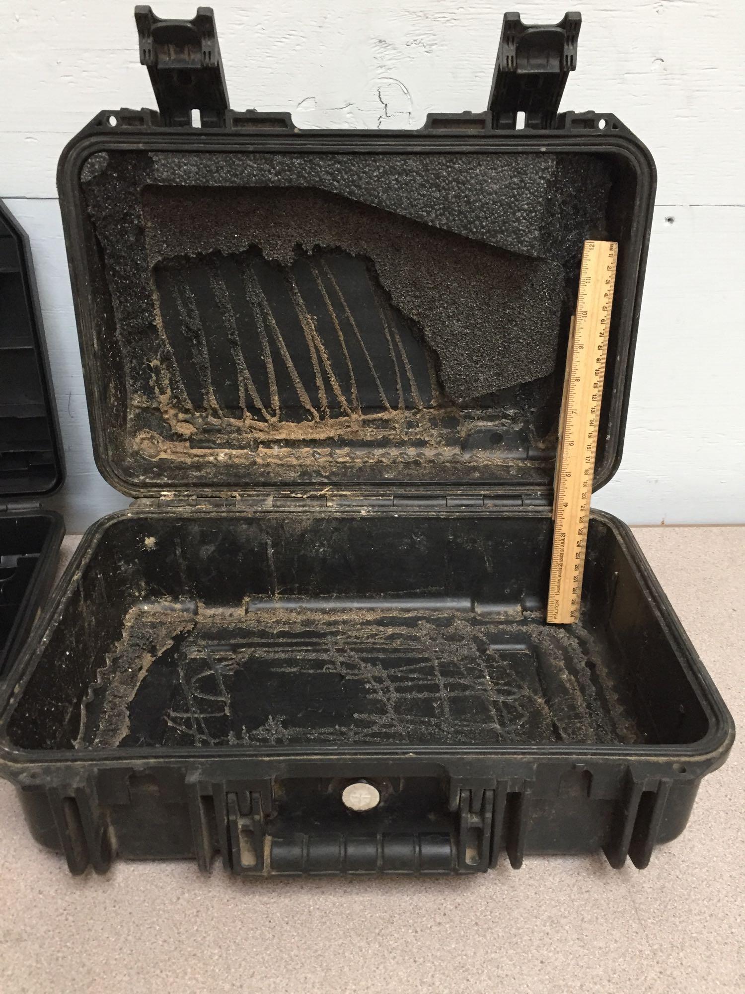 Heavy duty carry cases with handles ONE Lot of 2
