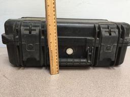 Heavy duty carry cases with handles ONE Lot of 2