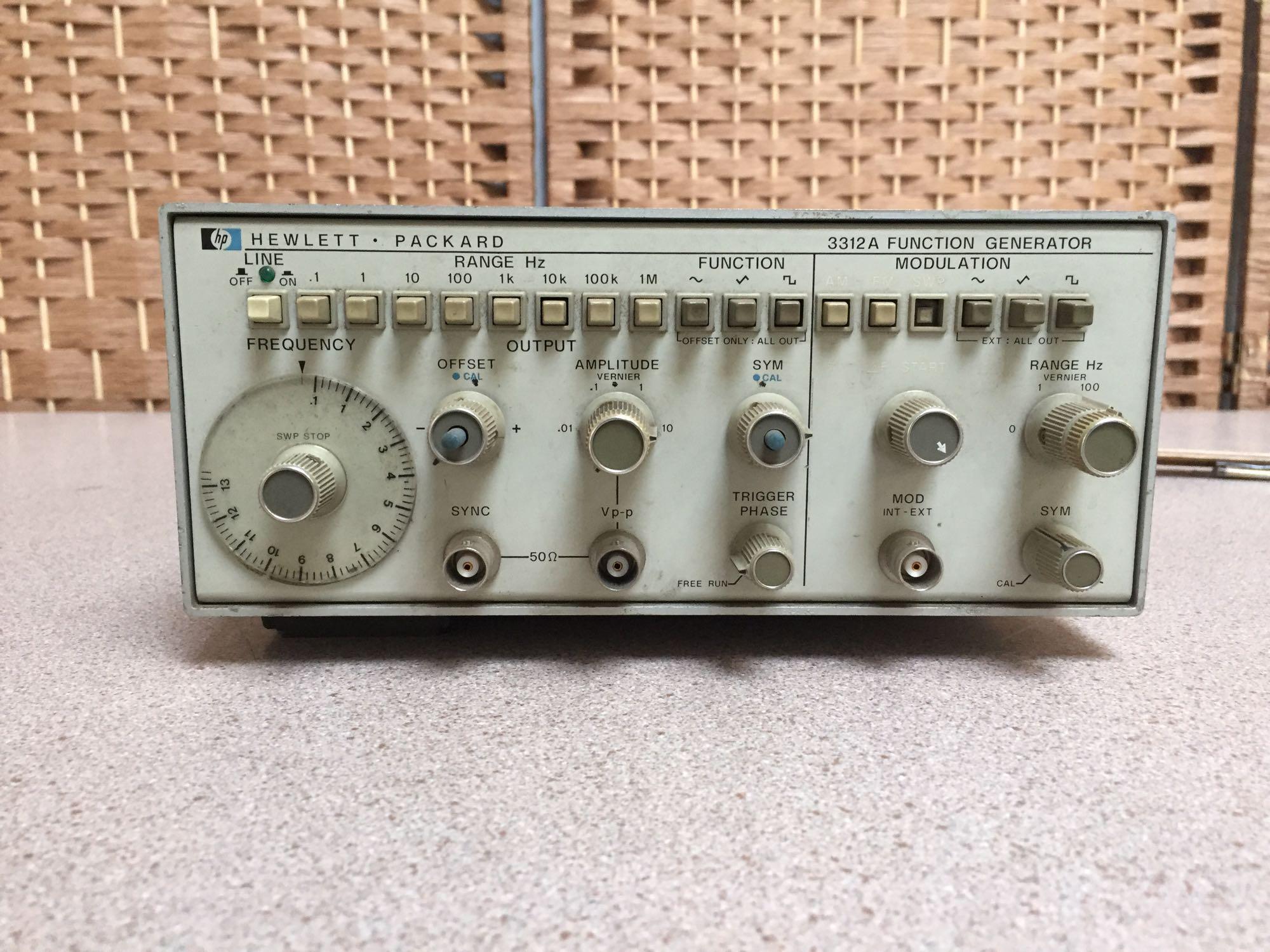 Hewlett Packard HP 3312A / 13MHz Function Generator