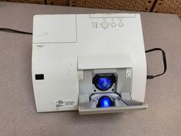 Hitachi CP-AW312WN Ultra Short Throw LCD Video Projector HDMI