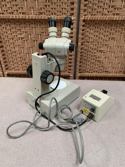 NIkon SMZ-1 Stereo Microscope w/ Illuminator