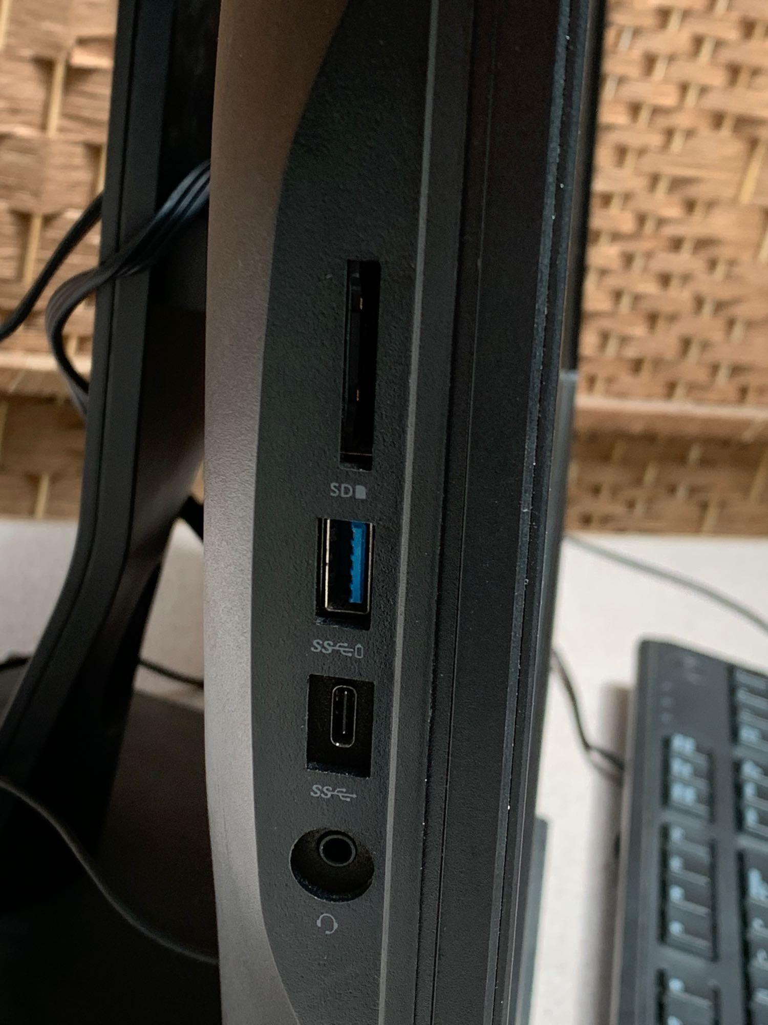Dell Optiplex 7450 23in LCD AIO Intel i7-7700 3.6GHz 8GB DDR4 500GB Wif Bt Cam Type C Win 10 Pro PC